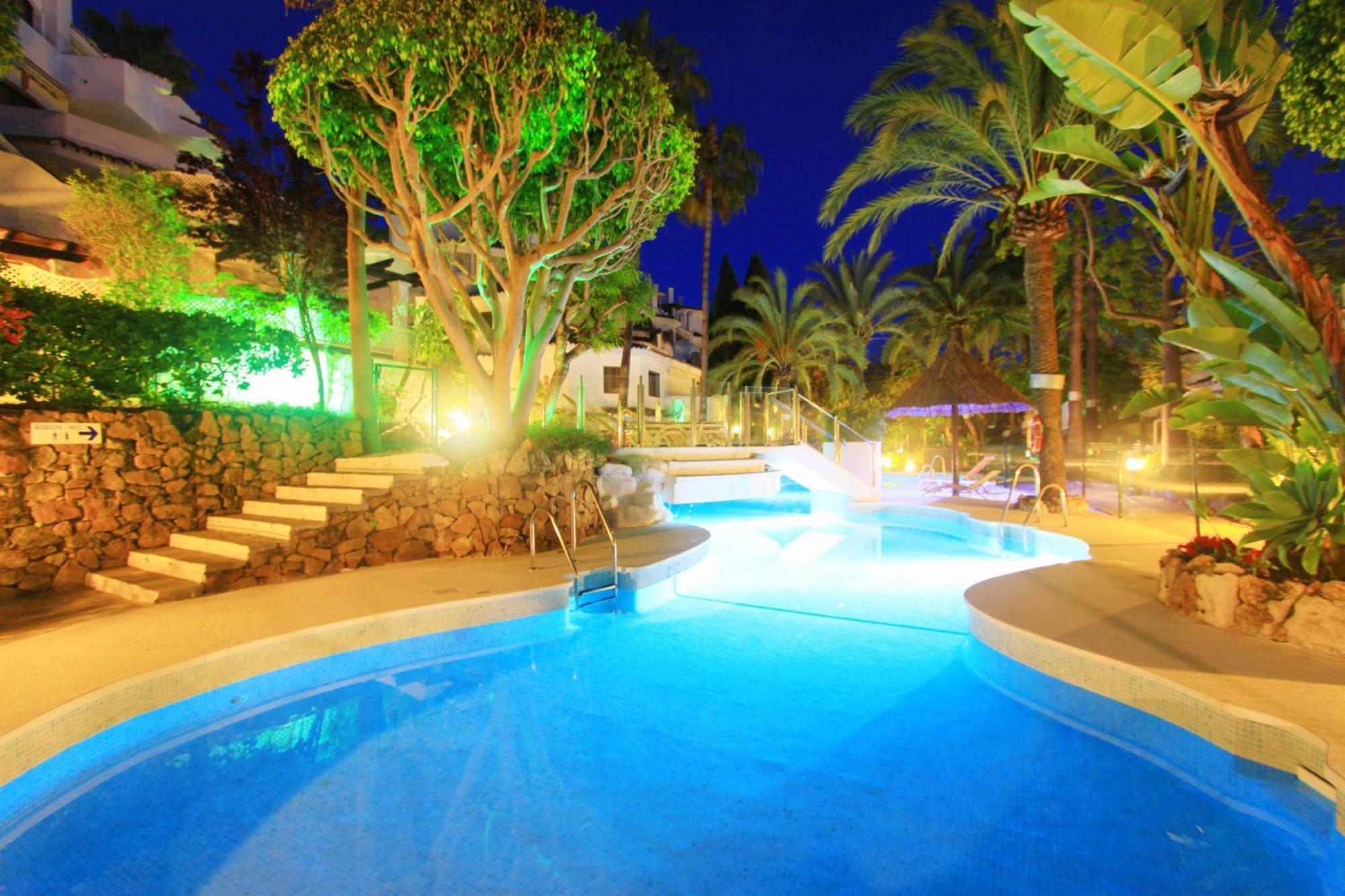 1108 Beachfront 2 Apartments With Roofterrace 80Mtrgt Beach 3 Pools ماربيا المظهر الخارجي الصورة